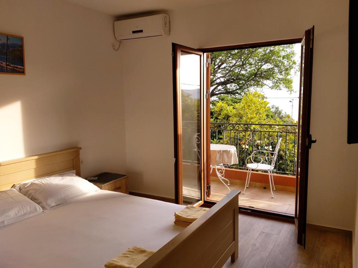 Villa Nadalina ซูโตมอเร ภายนอก รูปภาพ